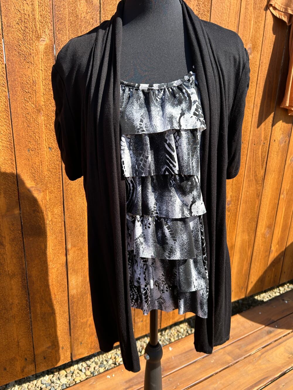 A. Byer Black Tiered Ruffle Mock Layer Top - Size XL - Abstract Print